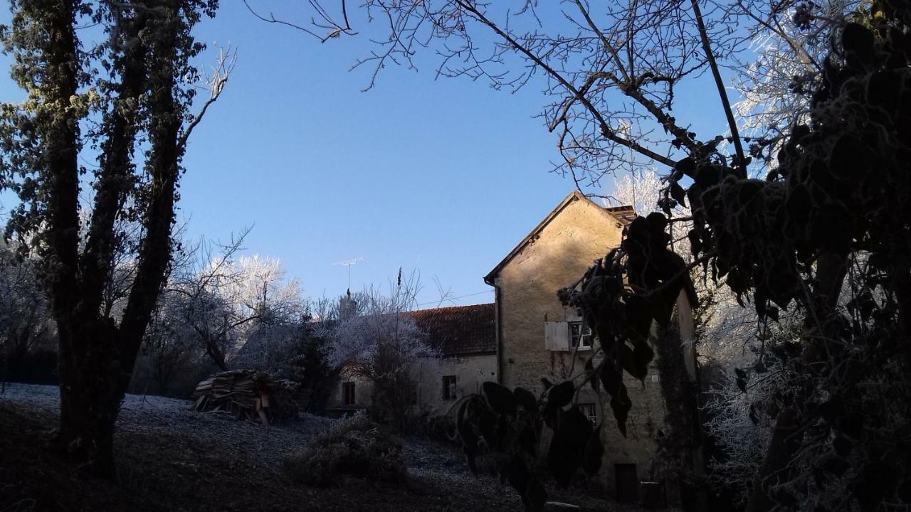 Bed and Breakfast Domaine Pastel Besson Exterior foto