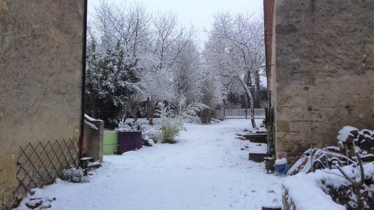 Bed and Breakfast Domaine Pastel Besson Exterior foto